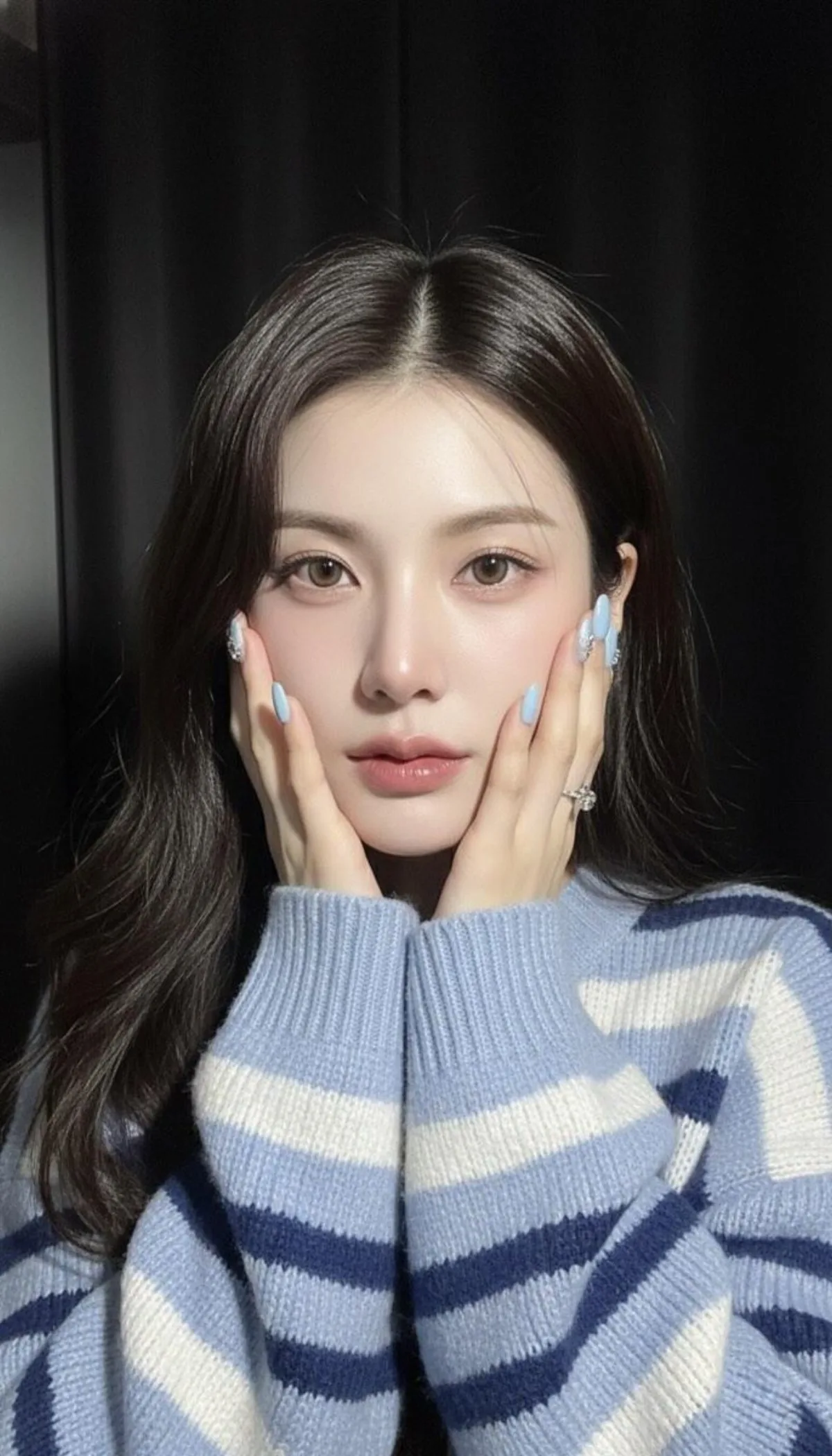 一张年轻女性的逼真特写自拍照：精修诠释