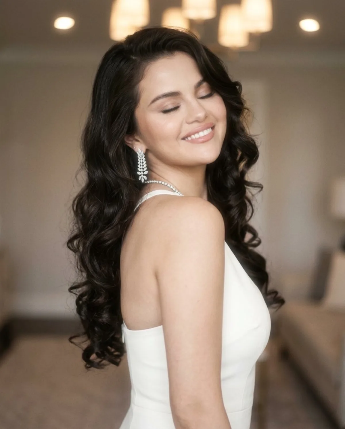 Dreamy Glam Portrait with Soft Vintage Glow (Signature)
